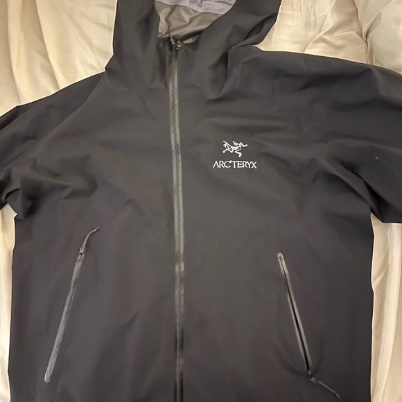 New Arcteryx black rain coat - Zeta, Men’s Medium - Picture 3 of 3